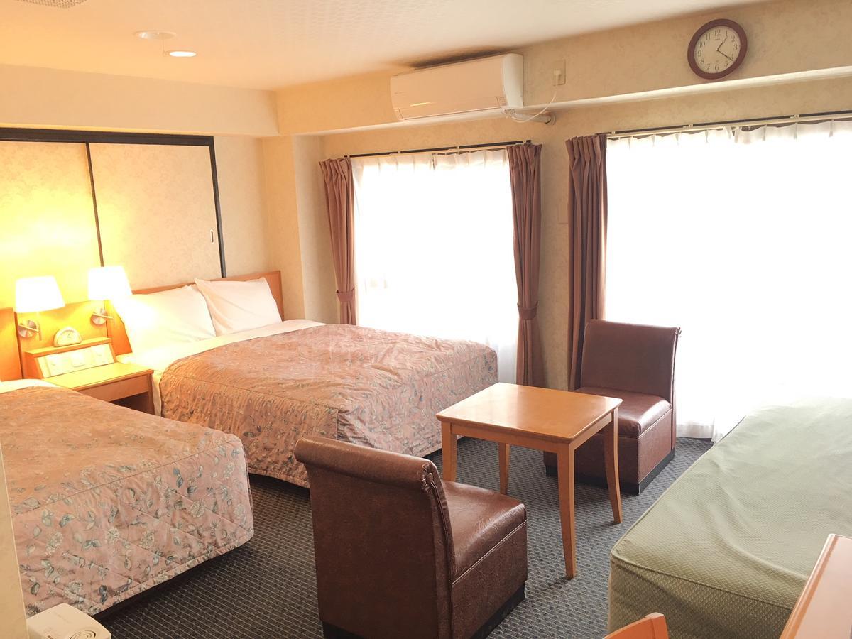 Business Inn Sennichimae Hotel Osaka Esterno foto